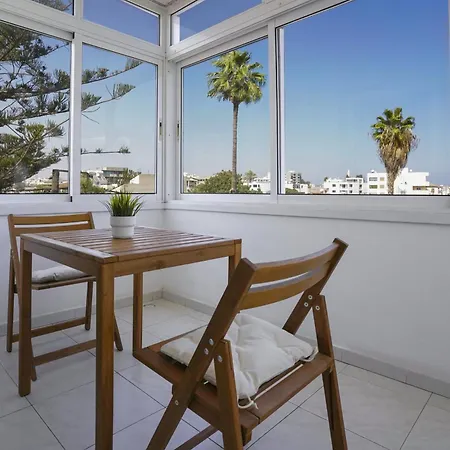 Large Close To Finikoudes With 2 Balconies Apartmán Larnaca