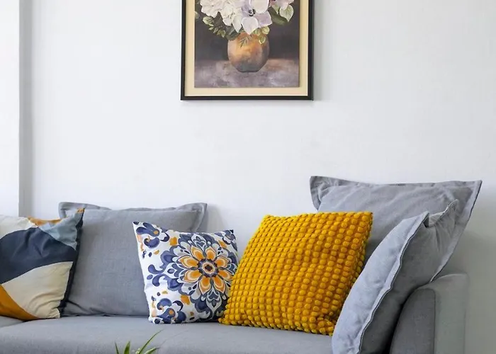 Apartmán Large Close To Finikoudes With 2 Balconies *